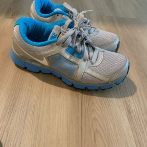 Women’s Nike sneakers. Very comfortable